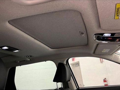 Used 2024 Hyundai Palisade Limited image 19