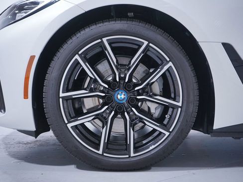 Used 2023 BMW i4 eDrive40 w/ M Sport Package image 2