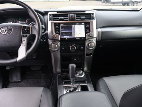 Used 2020 Toyota 4Runner SR5 Premium image 26
