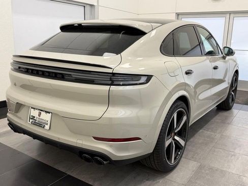 New 2026 Porsche Cayenne Coupe image 7