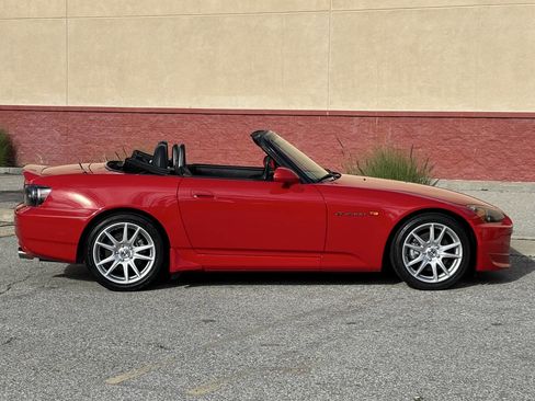 Used 2004 Honda S2000 image 8