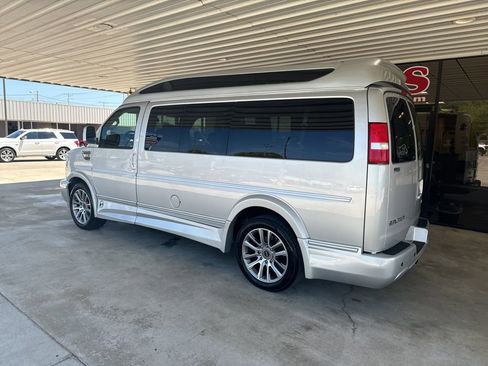 Used 2020 GMC Savana 2500 w/ Enhanced Convenience Package RWD image 6