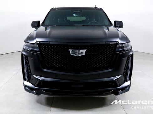 Used 2024 Cadillac Escalade V w/ LPO, ONYX Package image 4