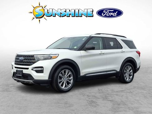 Certified 2023 Ford Explorer XLT w/ Equipment Group 202A image 3