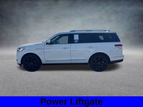Used 2023 Lincoln Navigator Reserve AWD/4WD image 12