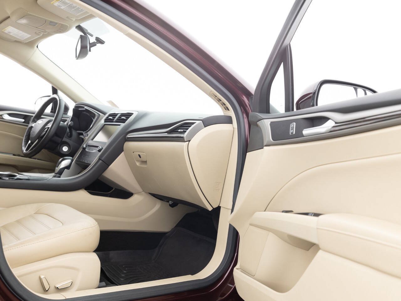 Used 2013 Ford Fusion SE FWD image 28