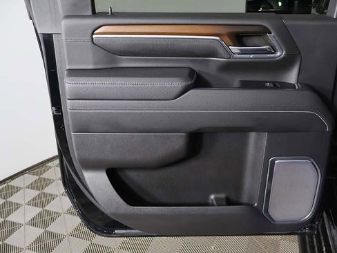 Used 2024 GMC Sierra 2500 Denali w/ Denali Reserve Package image 24