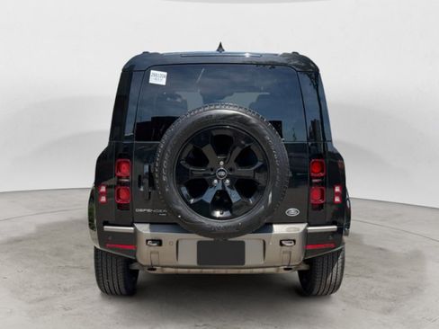 Used 2022 Land Rover Defender 110 X-Dynamic SE AWD/4WD image 5