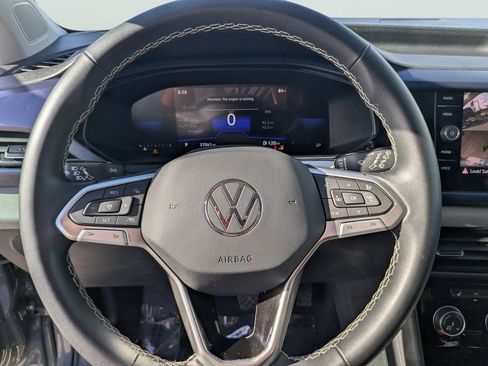 Certified 2023 Volkswagen Taos SE w/ Panoramic Sunroof Package FWD image 26
