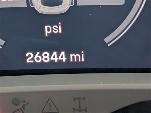 Used 2021 Porsche Taycan 4S image 22