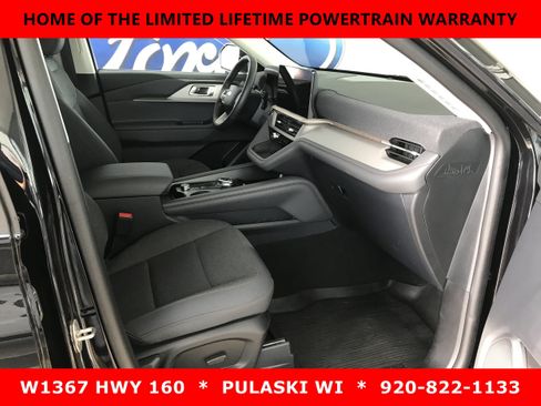 Used 2025 Ford Explorer Active AWD/4WD image 4