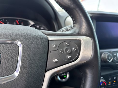 Used 2022 GMC Terrain SLT w/ Infotainment Package II image 19