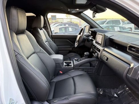 Used 2025 Toyota 4Runner SR5 image 34