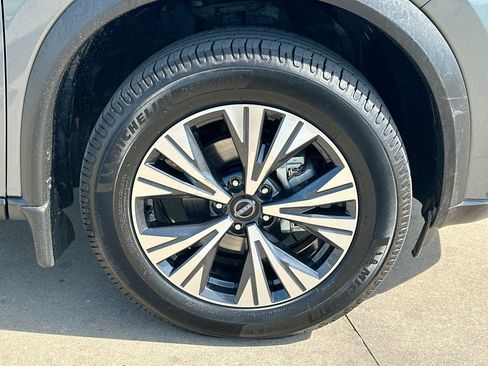 Used 2023 Nissan Rogue SV FWD image 10