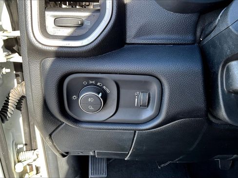 Used 2024 RAM 2500 Big Horn image 26