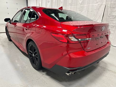 Used 2025 Toyota Camry SE image 5