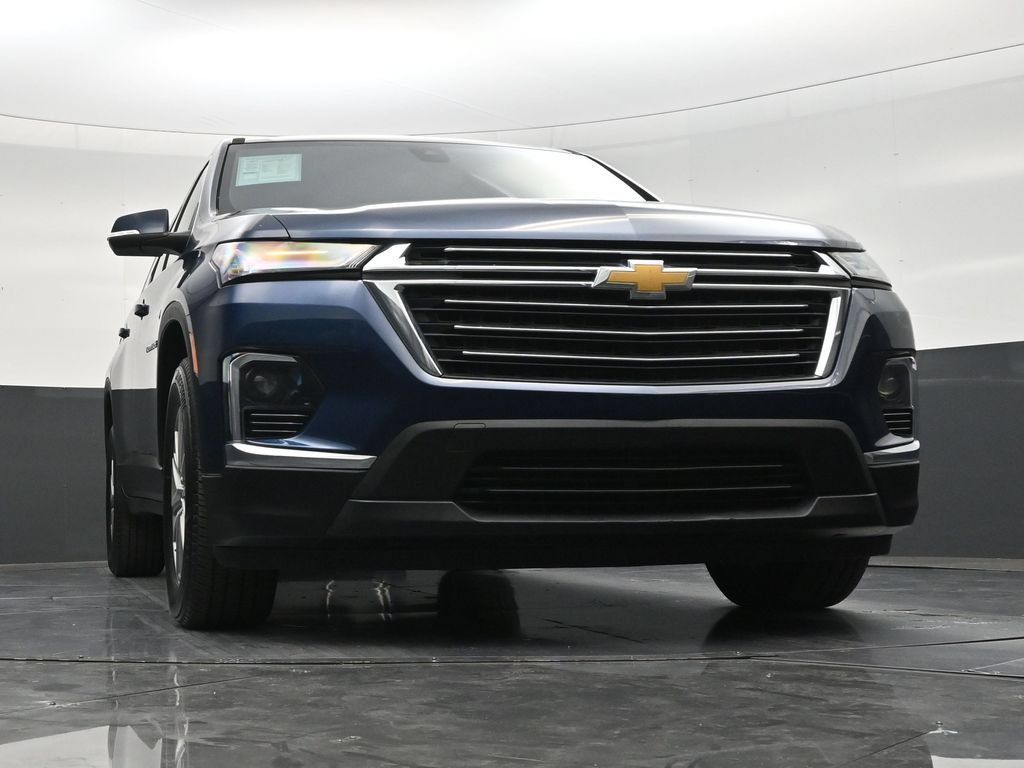 Used 2023 Chevrolet Traverse LT FWD image 23