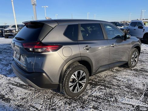 Used 2023 Nissan Rogue SV image 4