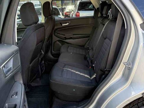 Used 2020 Ford Edge SE image 22