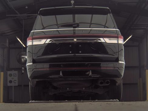 Used 2023 Lincoln Navigator L Black Label image 7