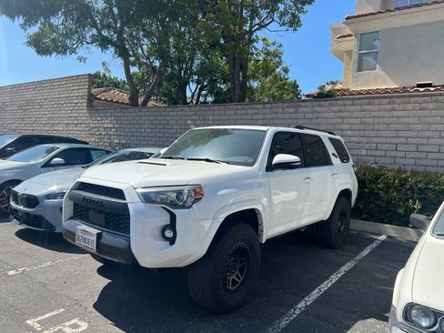 Used 2022 Toyota 4Runner TRD Off-Road Premium AWD/4WD image 2