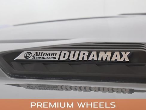 Used 2024 Chevrolet Silverado 2500 High Country w/ Technology Package AWD/4WD image 14