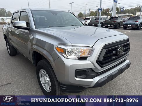 Used 2023 Toyota Tacoma 4x4 Double Cab image 4