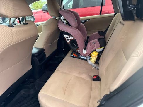 Used 2019 Toyota RAV4 LE w/ All Weather Liner Package AWD/4WD image 10