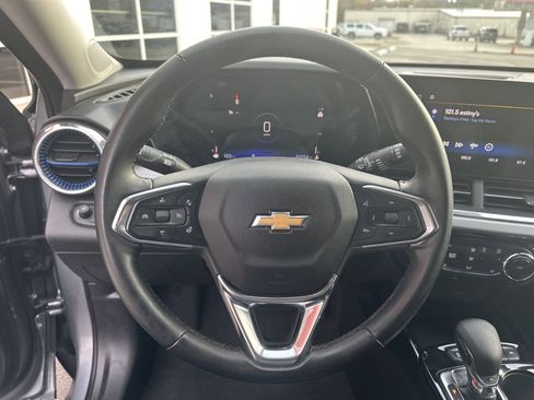 Used 2024 Chevrolet Trax LT w/ Driver Confidence Package image 11