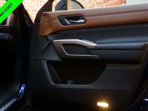 Used 2022 Nissan Pathfinder Platinum w/ Cargo Package image 66