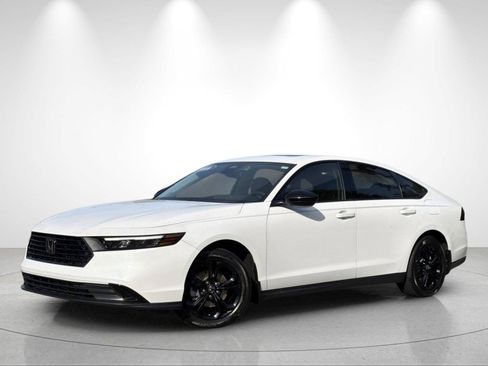 Used 2025 Honda Accord SE image 1