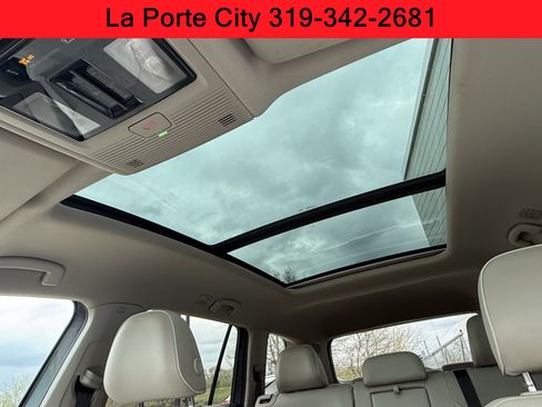 Used 2024 Volkswagen Atlas SEL Premium R-Line AWD/4WD image 22