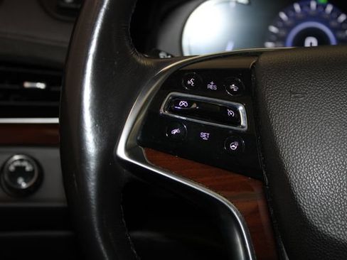 Used 2019 Cadillac Escalade Luxury AWD/4WD image 28