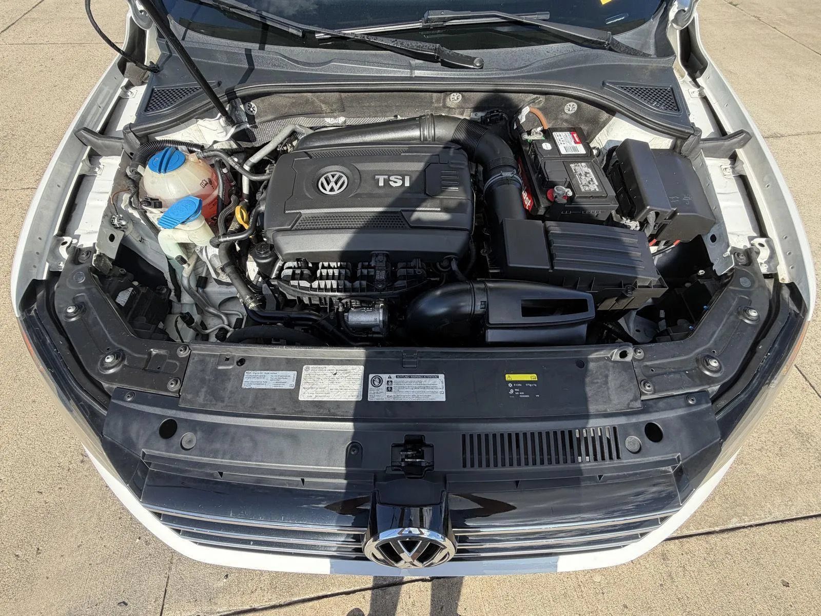Used 2015 Volkswagen Passat 1.8T SE FWD image 23