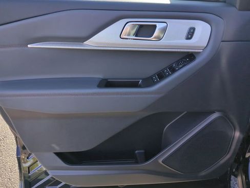 New 2026 Ford Explorer Active RWD image 11