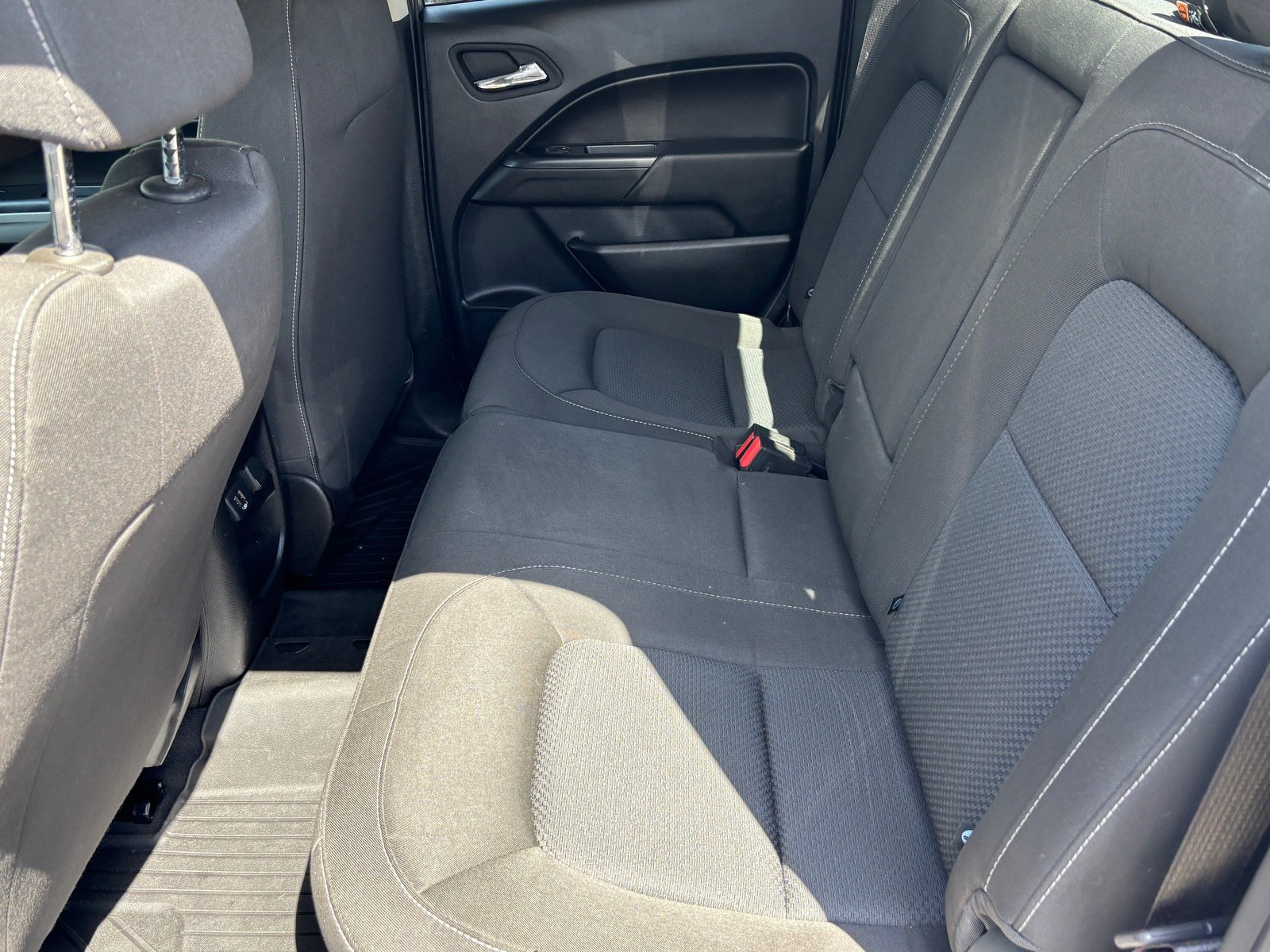 Used 2022 Chevrolet Colorado LT RWD image 28