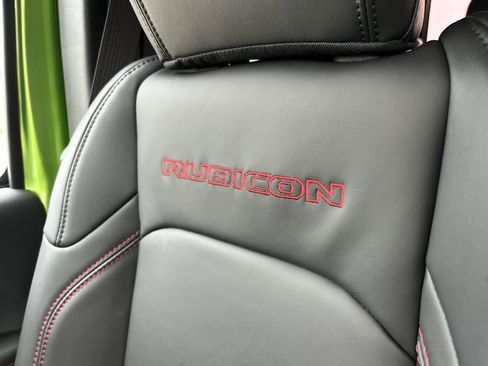 New 2026 Jeep Gladiator Rubicon w/ Technology Group image 30