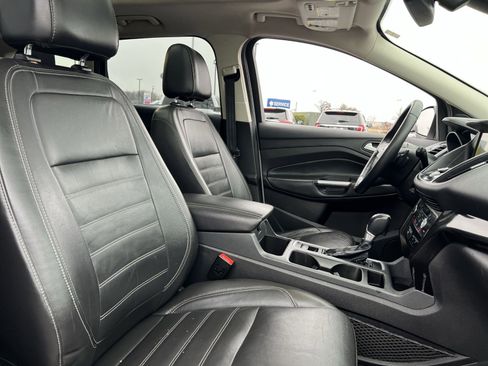 Used 2017 Ford Escape Titanium image 27