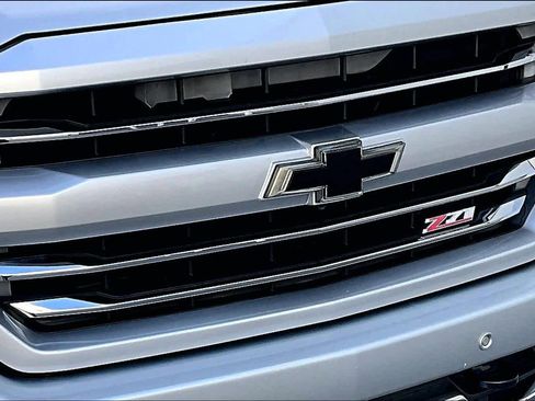 Used 2017 Chevrolet Silverado 1500 LTZ Z71 w/ LTZ Plus Package image 29