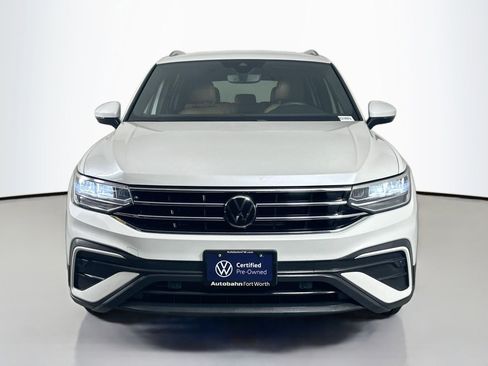 Certified 2023 Volkswagen Tiguan SE image 2
