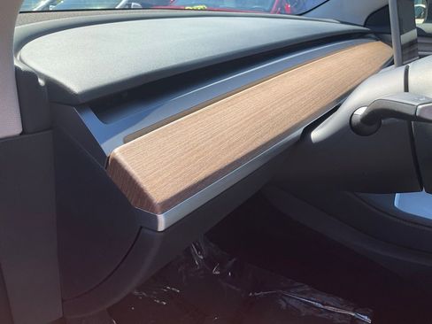 Used 2023 Tesla Model 3 Standard Range image 19