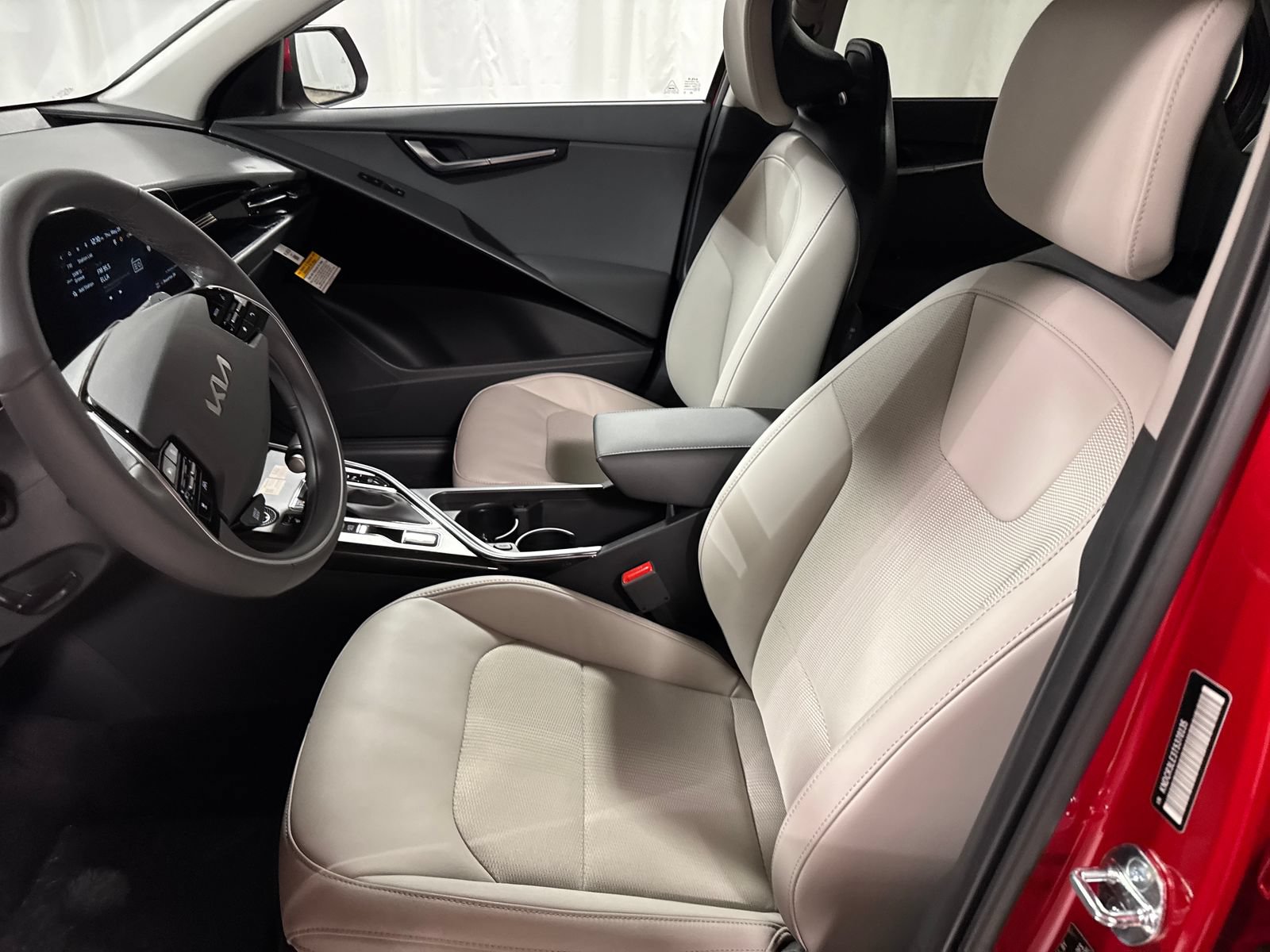 New 2026 Kia Niro EX FWD image 3