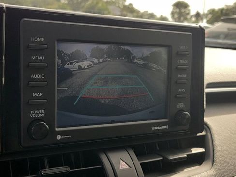 Used 2022 Toyota RAV4 LE image 26