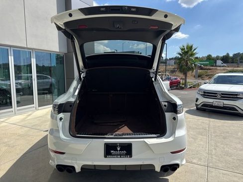 Used 2023 Porsche Cayenne GTS image 10