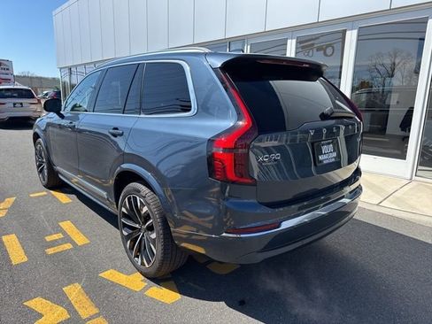 Used 2025 Volvo XC90 B6 Plus image 3