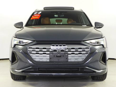 Used 2024 Audi Q8 e-tron Premium AWD/4WD image 3