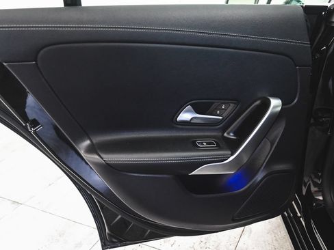Used 2025 Mercedes-Benz CLA 250 4MATIC image 9