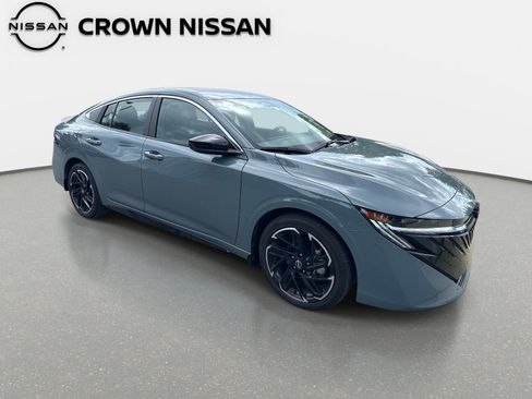 Certified 2026 Nissan Sentra SR w/ SR All Weather Package FWD image 9