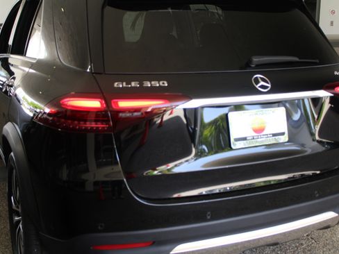 Certified 2025 Mercedes-Benz GLE 350 4MATIC image 11
