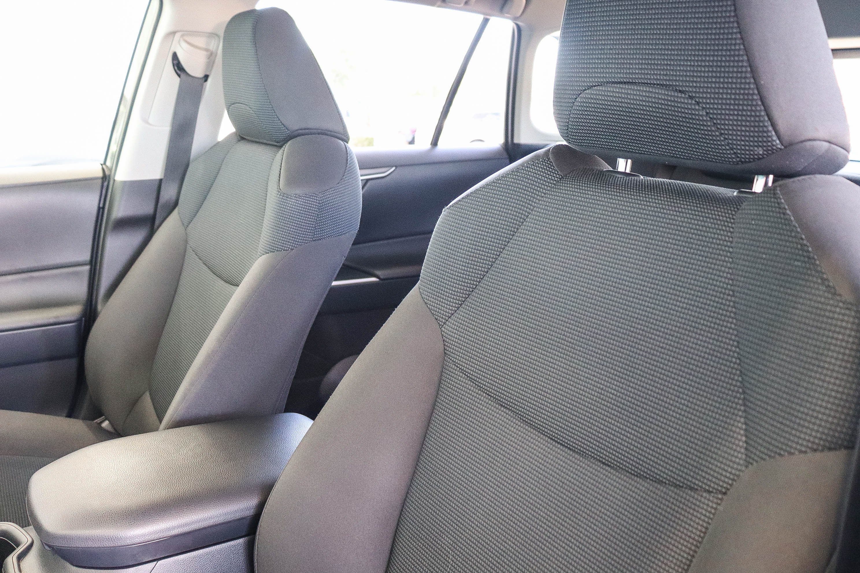Used 2025 Toyota RAV4 LE AWD/4WD image 26